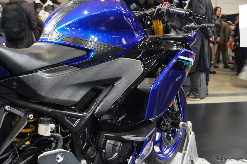 ヤマハ YZF-R3 2025年モデル(東京オートサロン2025)《写真撮影 宮崎壮人》