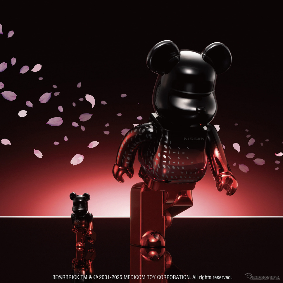 NISSAN BE@RBRICK “Sakura at Japanese Dawn 暁の桜”《写真提供 日産自動車》