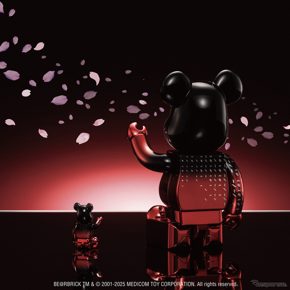 NISSAN BE@RBRICK “Sakura at Japanese Dawn 暁の桜”《写真提供 日産自動車》