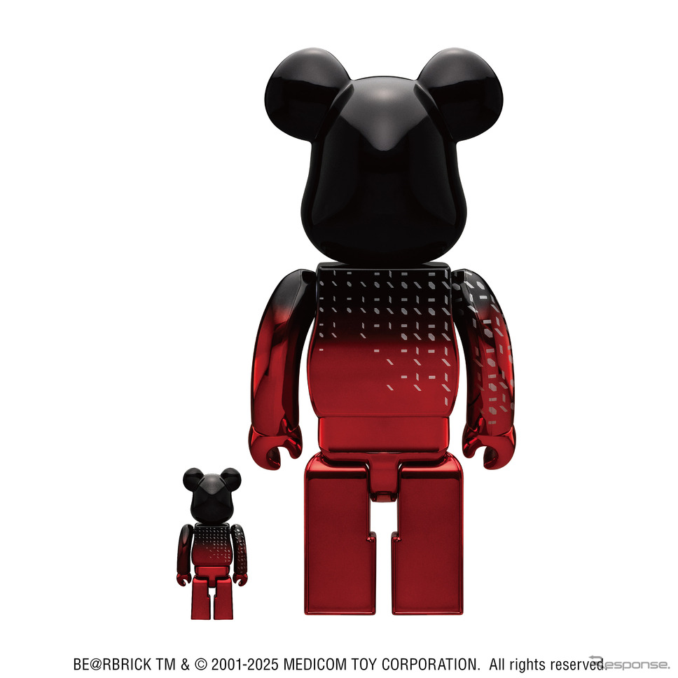 NISSAN BE@RBRICK “Sakura at Japanese Dawn 暁の桜”《写真提供 日産自動車》
