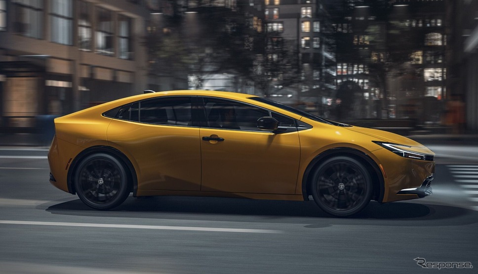 「カラシ」色を採用するトヨタ・プリウスの「ナイトシェード」(米国仕様)《photo by Toyota》