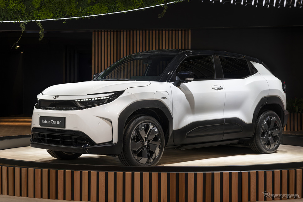 「ブリュッセルモーターショー2025」で実車が公開されたトヨタ・アーバンクルーザー《photo by Toyota》