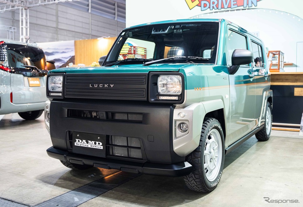 ダイハツ タフトのカスタム車「DAMD TAFT LUCKY」（東京オートサロン2025）《写真撮影 望月勇輝》