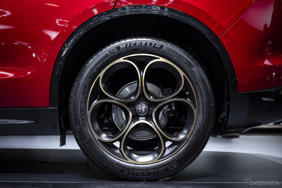 アルファロメオ・ステルヴィオINTENSA(ブリュッセルモーターショー2025)《photo by Alfa Romeo》