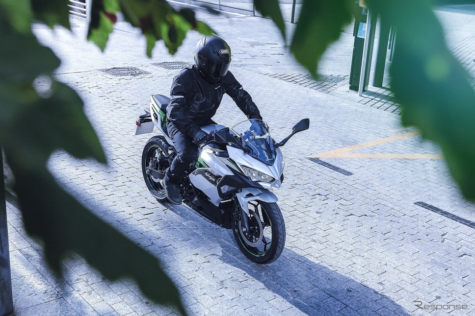 カワサキ Ninja e-1《写真提供 カワサキモータースジャパン》
