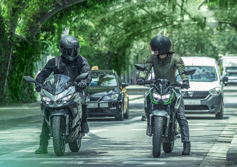 カワサキ Ninja e-1とZ e-1《写真提供 カワサキモータースジャパン》