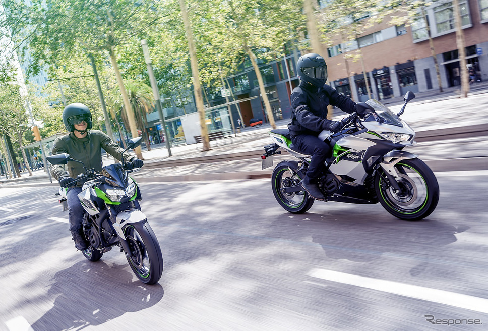 カワサキ Ninja e-1とZ e-1《写真提供 カワサキモータースジャパン》