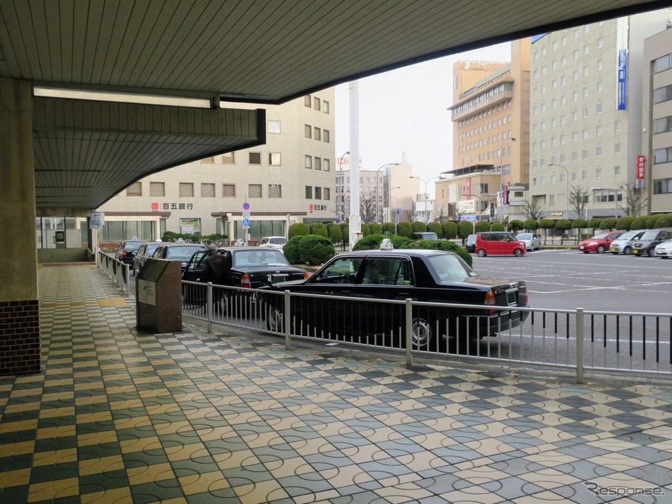 津駅東口《写真提供 写真AC》
