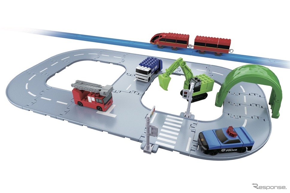 トミカ・プラレールブロック (c) TOMY《写真提供 タカラトミー》