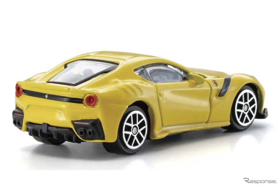 Bburagoの1/64スケールミニカー、フェラーリ F12 tdf《写真提供 フェイス》