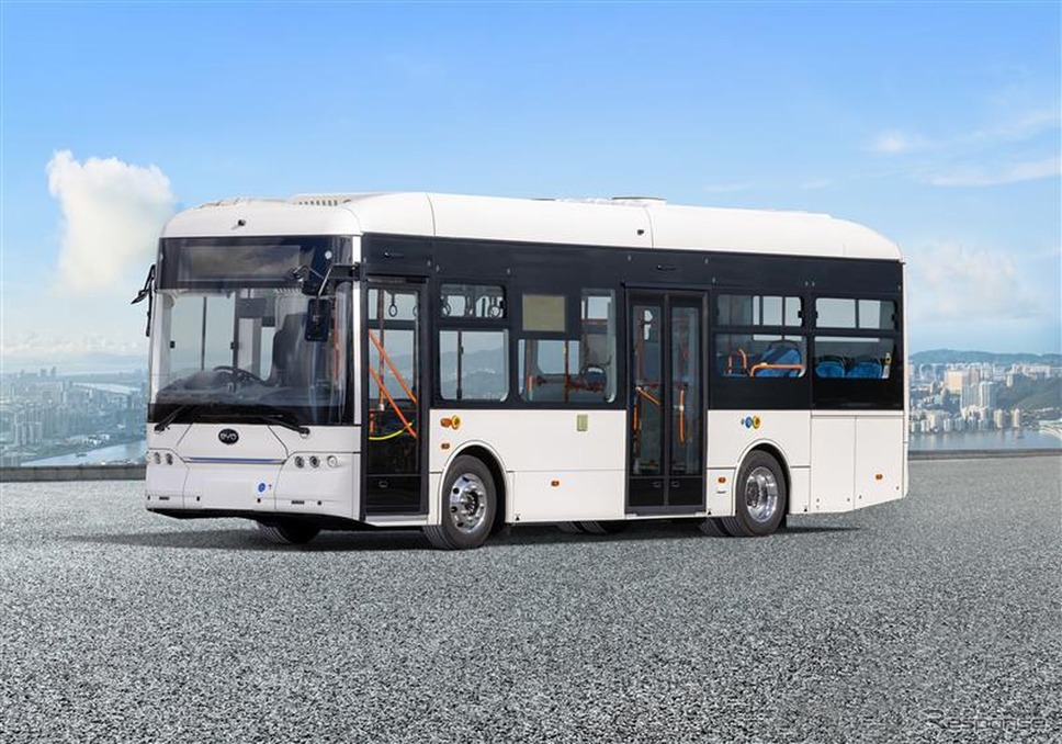 BYDの日本専用中型EVバス『J7』《photo by BYD》