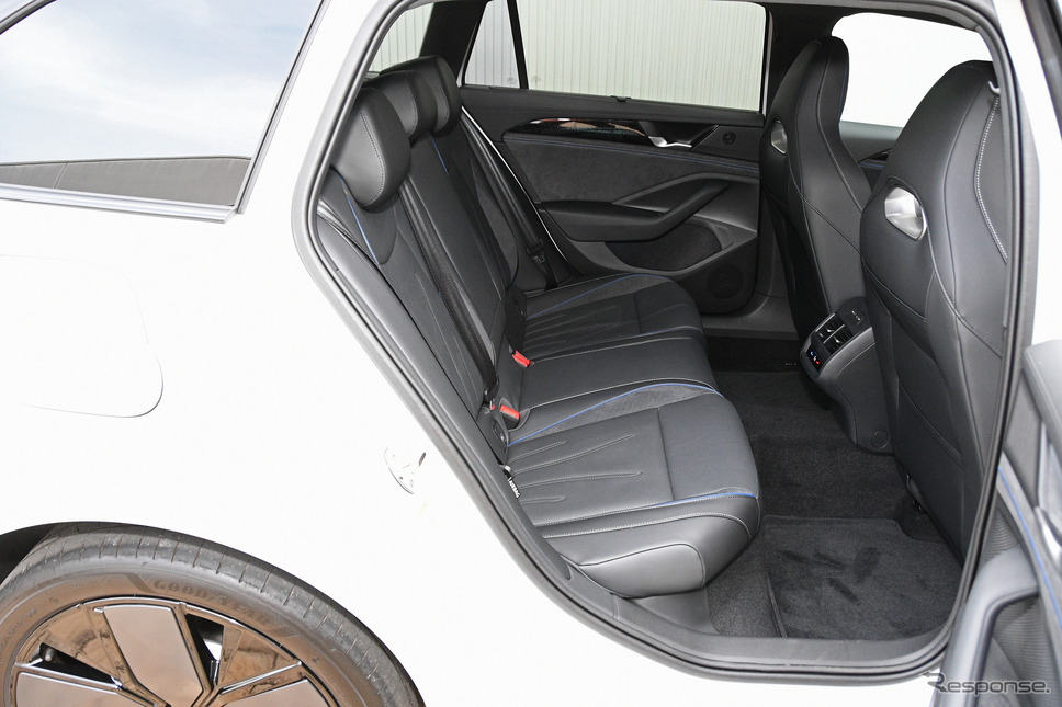VW パサート 新型(eハイブリッド・Rライン)《写真撮影 諸星陽一》