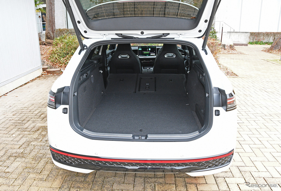VW パサート 新型(eハイブリッド・Rライン)《写真撮影 諸星陽一》