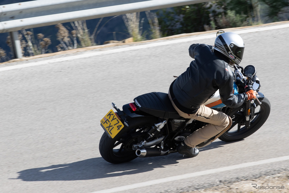トライアンフ スピードツイン900《写真提供 TRIUMPH》