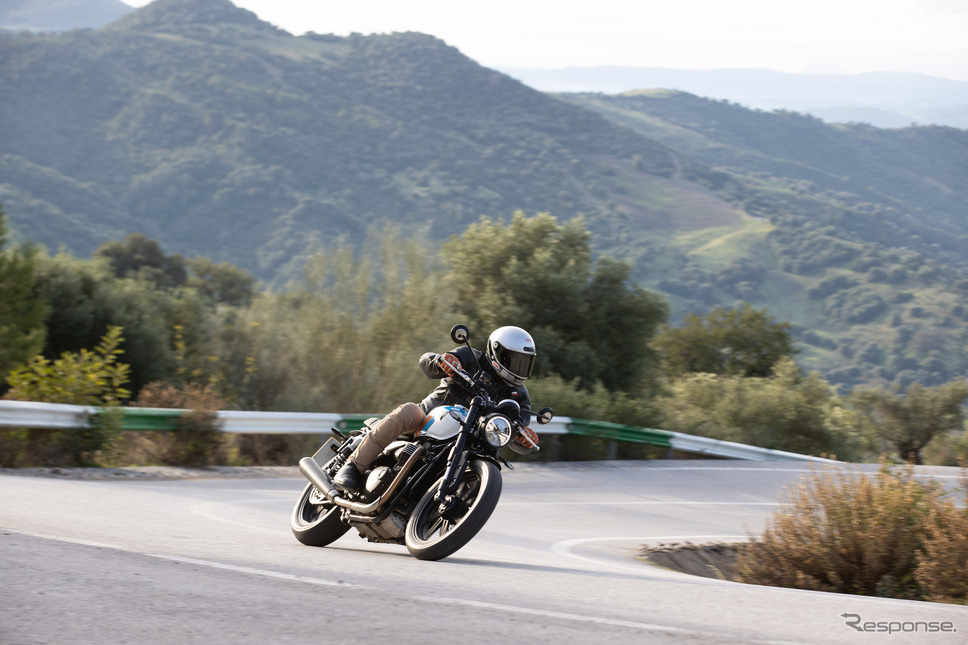 トライアンフ スピードツイン900《写真提供 TRIUMPH》
