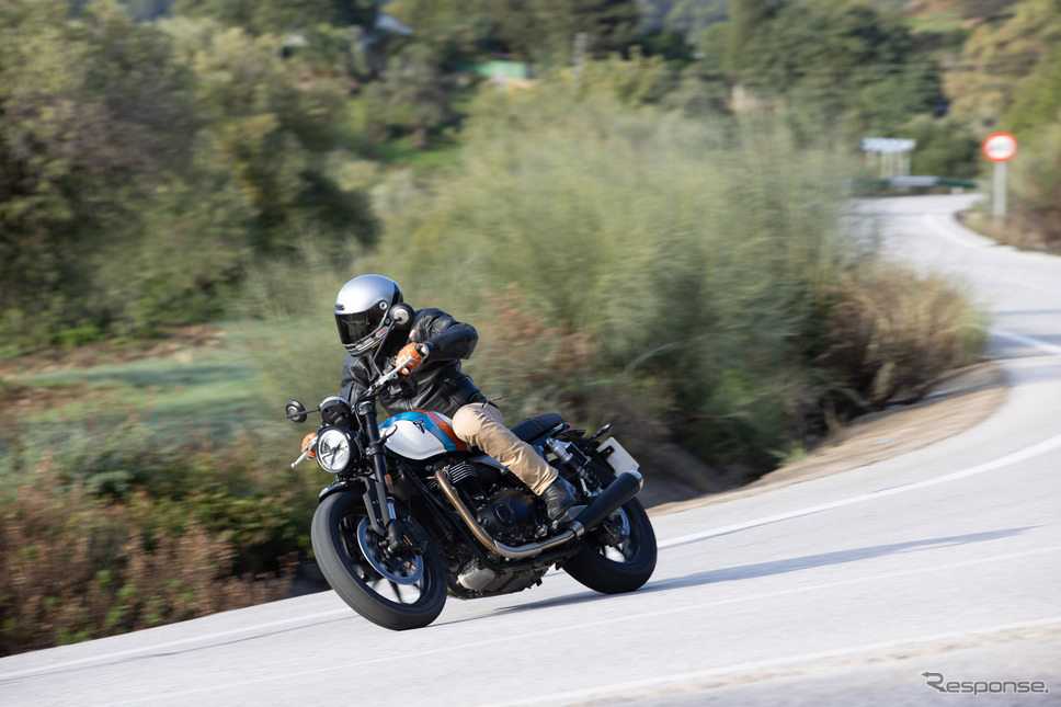 トライアンフ スピードツイン900《写真提供 TRIUMPH》