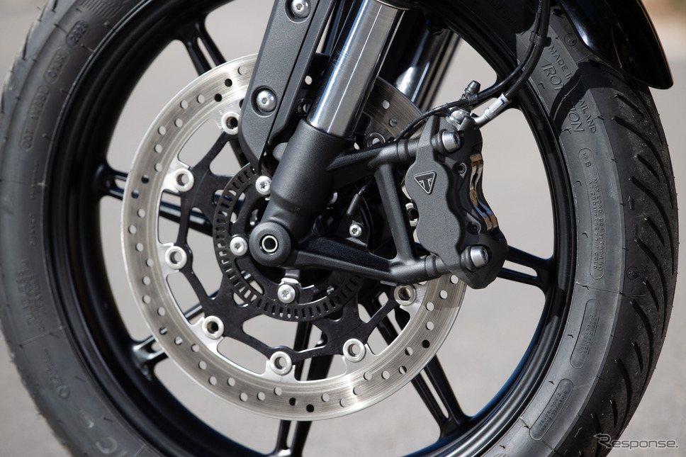 トライアンフ スピードツイン900《写真提供 TRIUMPH》