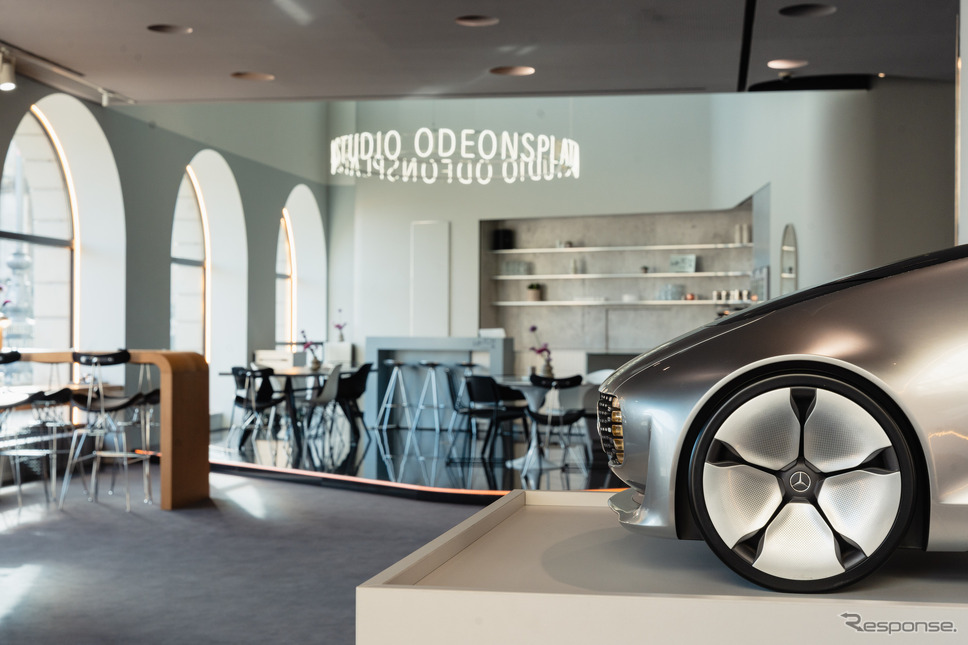 メルセデスベンツのアートコレクションによる展示会「PROTOTYPE」《photo by Mercedes-Benz》