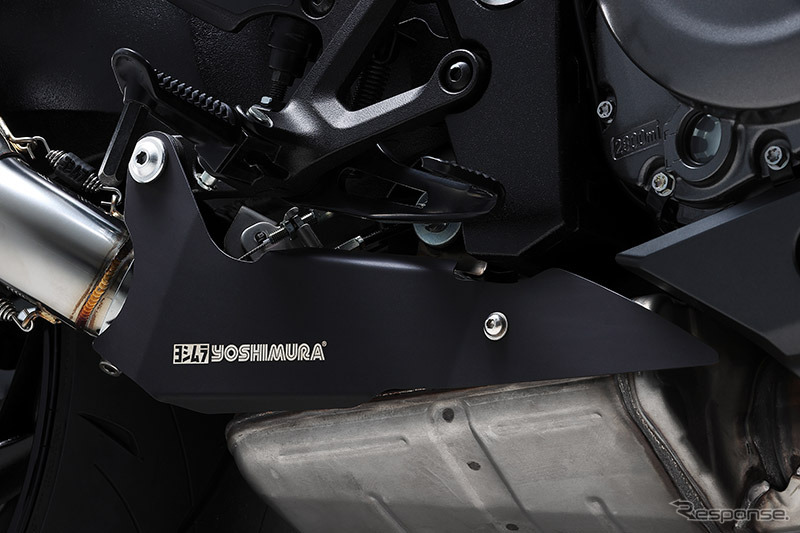 スズキ・GSX-S1000GX用・Slip-On R-11Sq サイクロン EXPORT SPEC 政府認証:専用ヒートガードが付属《写真提供 ヨシムラジャパン》