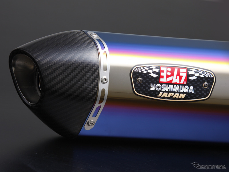 Slip-On R-77Jサイクロン EXPORT SPEC 政府認証:STBCチタンブルーカバー/カーボンエンドタイプ《写真提供 ヨシムラジャパン》