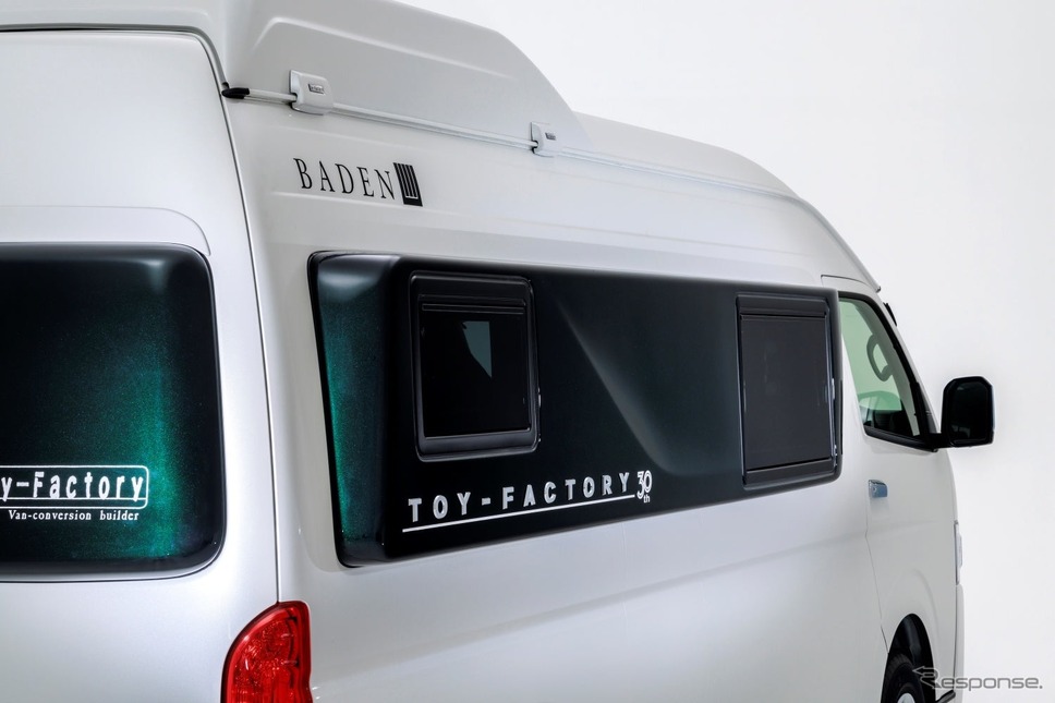 トイファクトリー「BADEN 30th Anniversary Limited Model」《写真提供 トイファクトリー》