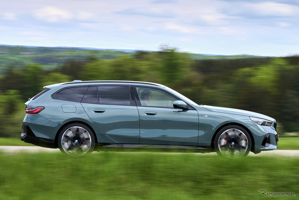 BMW i5 ツーリング《photo by BMW》