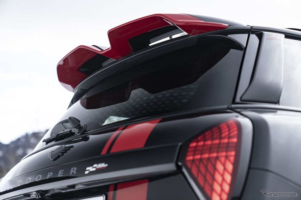 MINI「ジョン・クーパー・ワークス」(JCW)新型向けの新たな純正アクセサリー装着車《photo by MINI》