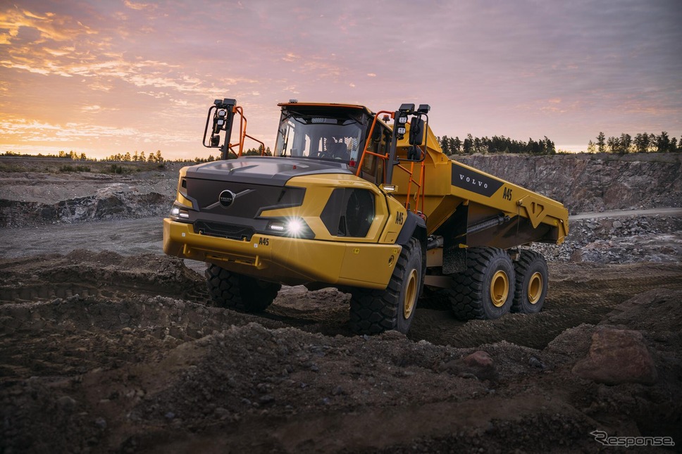 ボルボの新世代アーティキュレート式ダンプトラック《photo by Volvo》