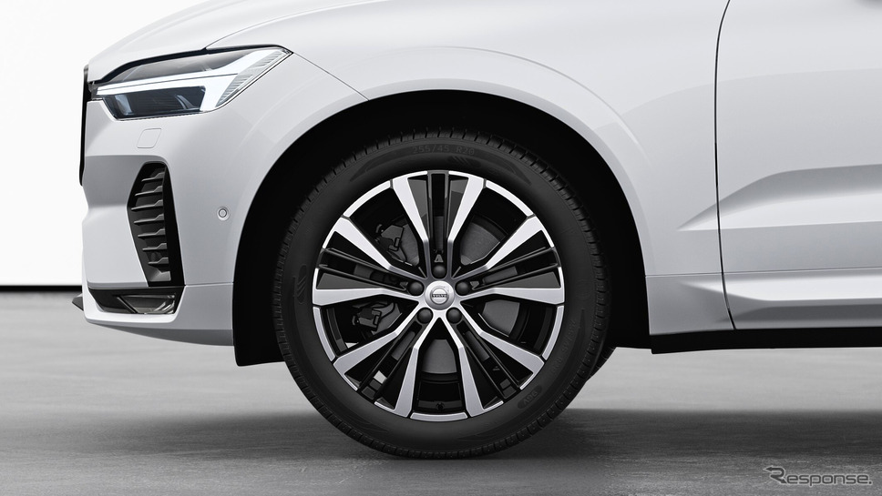 ボルボ・XC60 Ultra B5 AWD Dark Edition《画像提供 ボルボ・カー・ジャパン》