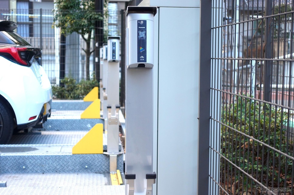 EV充電サービス「WeCharge」を展開するユビ電が機械式駐車装置のメンテナンスや開発を手がけるファムと業務提携《写真提供 ユビ電》