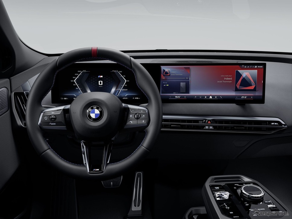 BMW『iX』改良新型の「M70 xDrive」《photo by BMW》