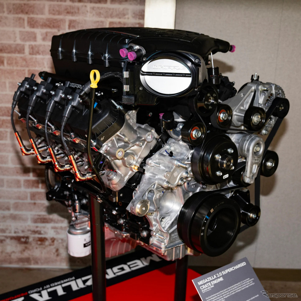 フォードパフォーマンスの競技用の7.3リットルV8エンジン「メガジラ2.0」《photo by Ford》