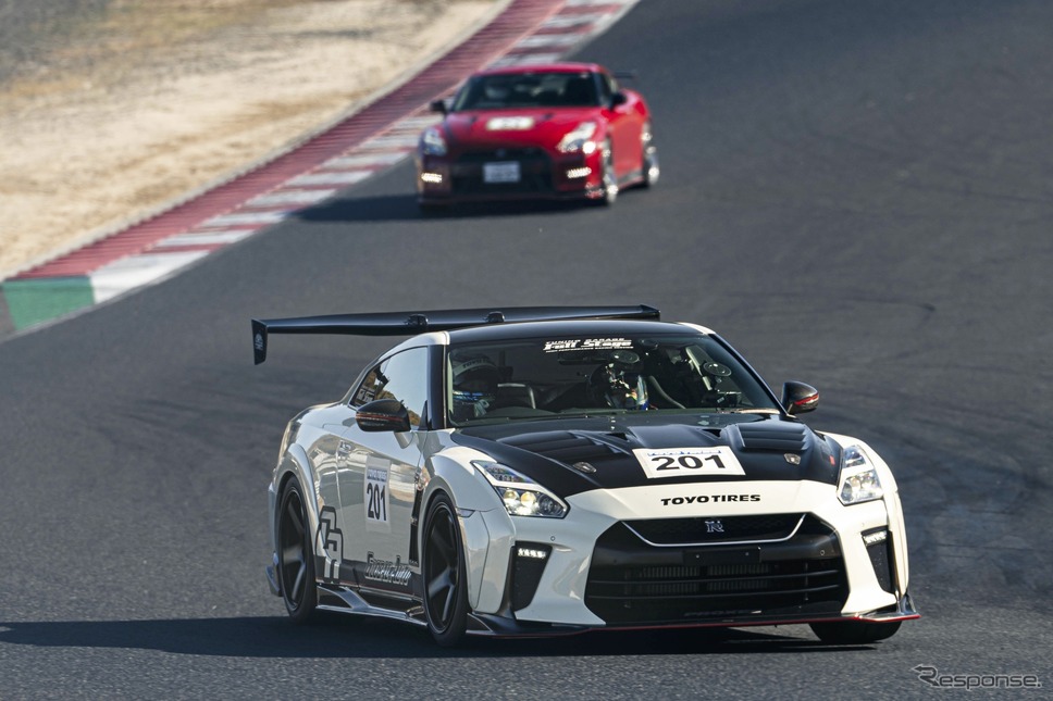 PROXES DRIVING PLEASURE《写真撮影 望月勇輝》