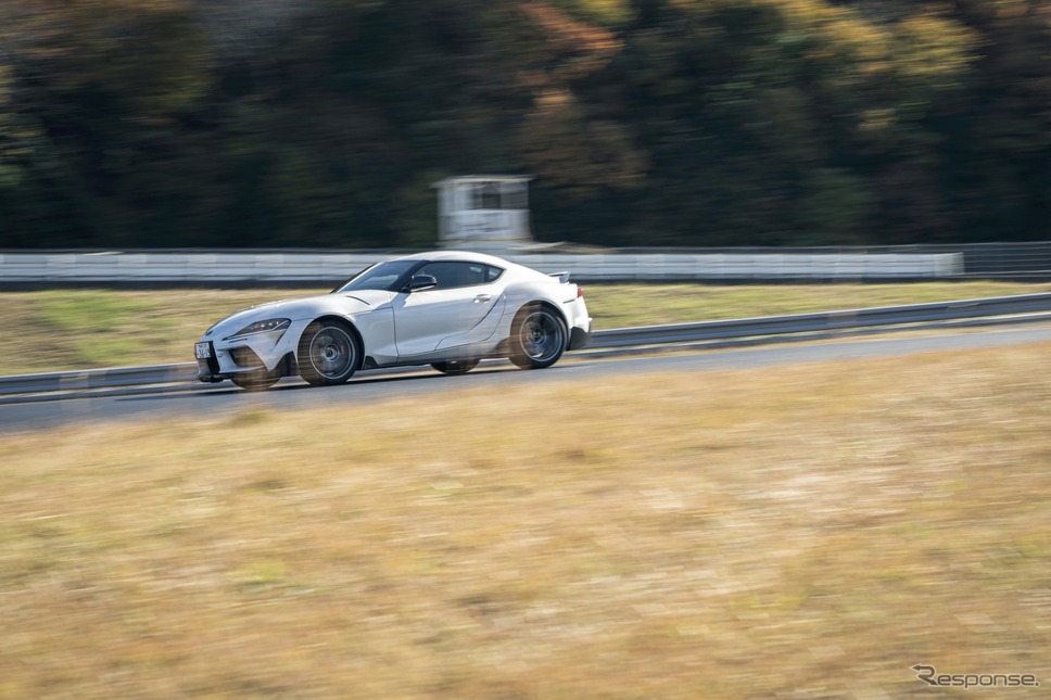 PROXES DRIVING PLEASURE《写真撮影 望月勇輝》