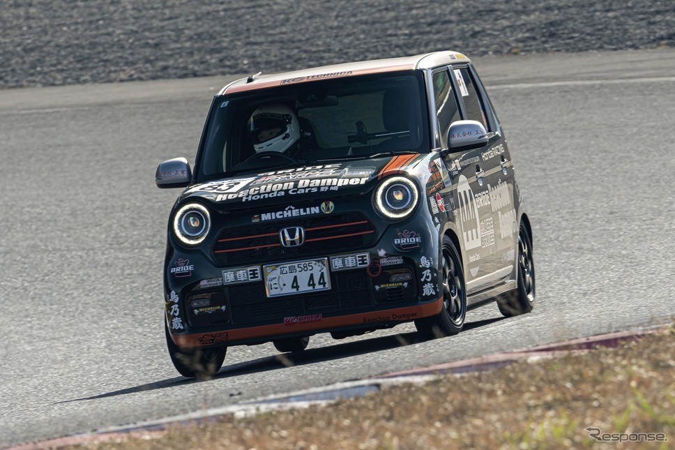 PROXES DRIVING PLEASURE《写真撮影 望月勇輝》