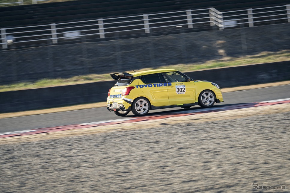 PROXES DRIVING PLEASURE《写真撮影 望月勇輝》