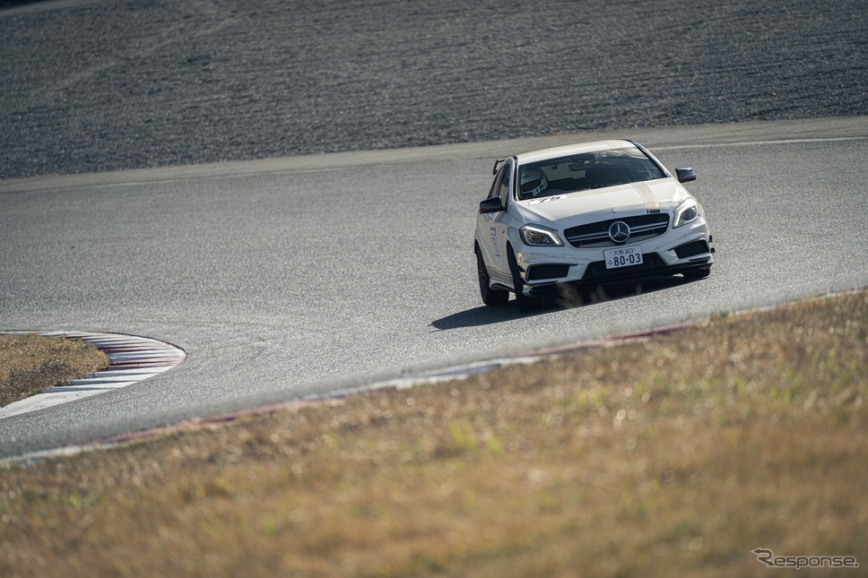 PROXES DRIVING PLEASURE《写真撮影 望月勇輝》