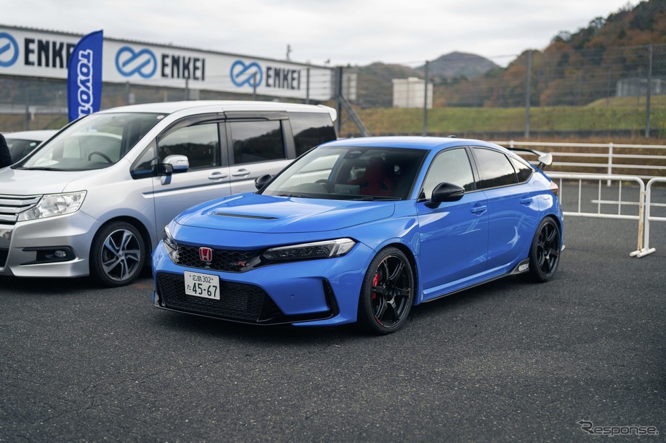 PROXES DRIVING PLEASURE《写真撮影 望月勇輝》