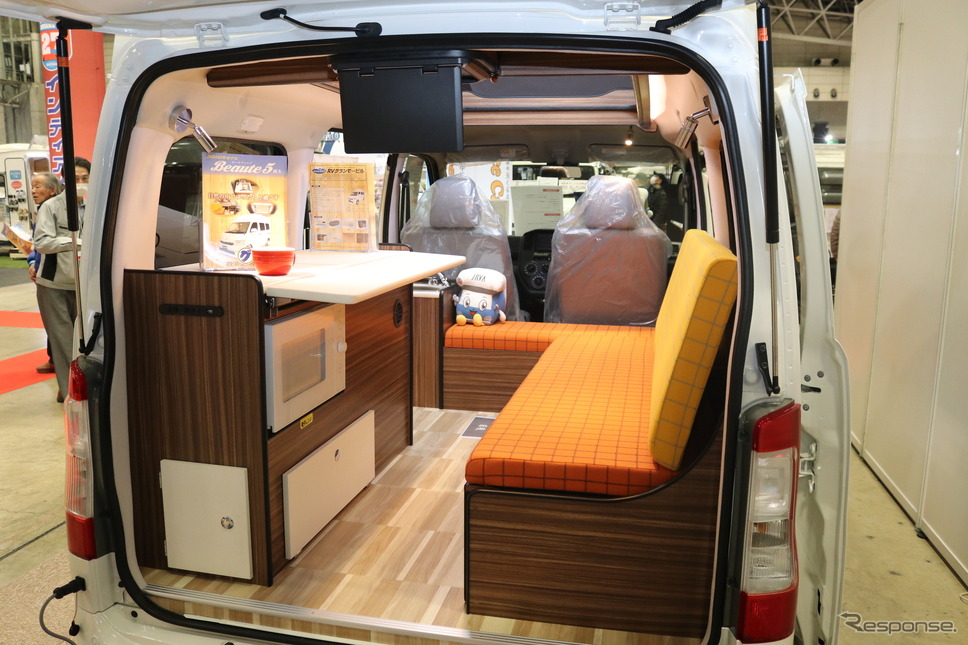デカすぎず小さすぎず、使い勝手最強のミドルクラスキャンピングカーが熱い!…ジャパンキャンピングカーショー2025《写真撮影 土田康弘》