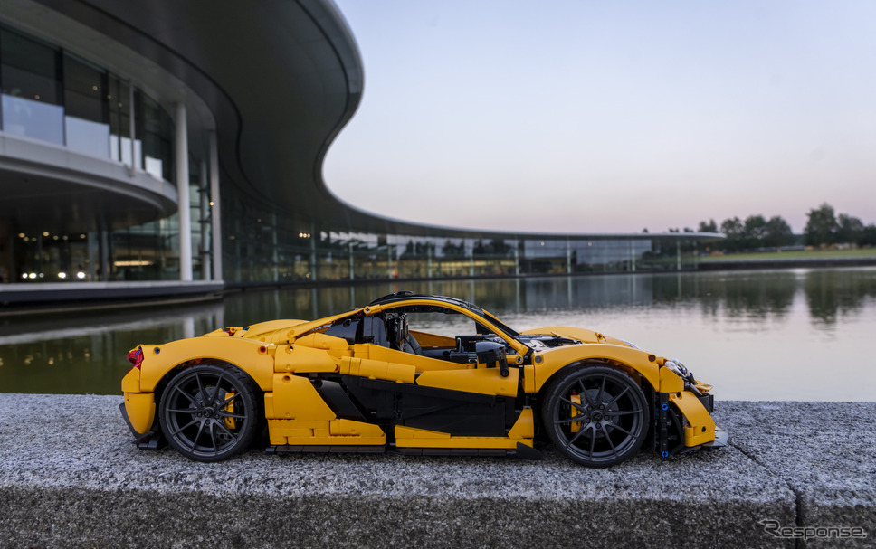 レゴテクニックで作られたマクラーレン『P1』の実物大モデル《photo by McLaren Automotive》