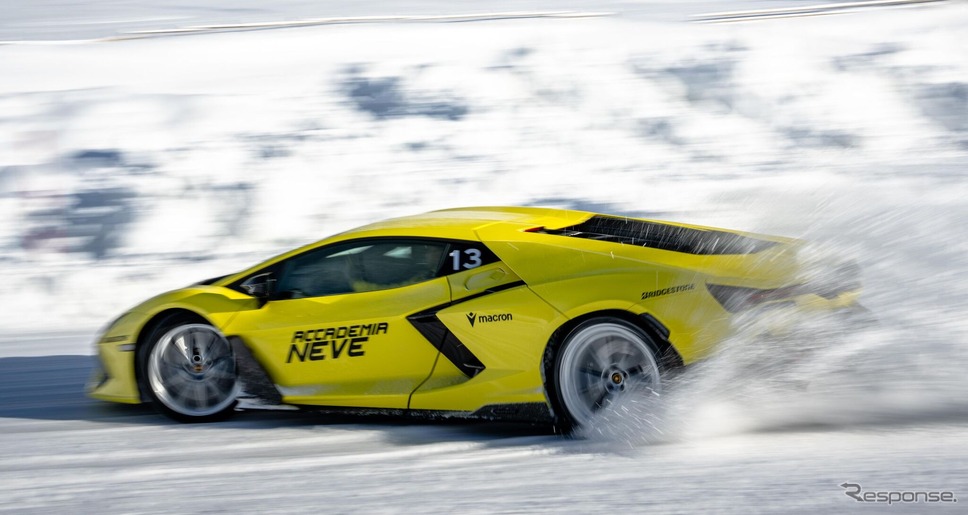 ランボルギーニの雪上ドライビングアカデミー「アカデミア・ネーヴェ」の10周年記念イベント《photo by Lamborghini》