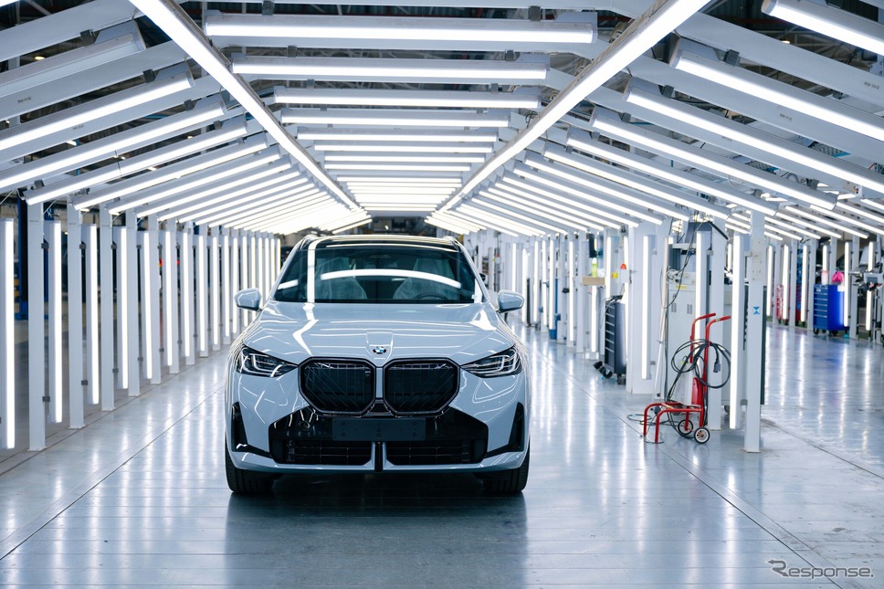 BMWグループの南アフリカ・ロスリン工場で生産されている新型『X3』《photo by BMW》