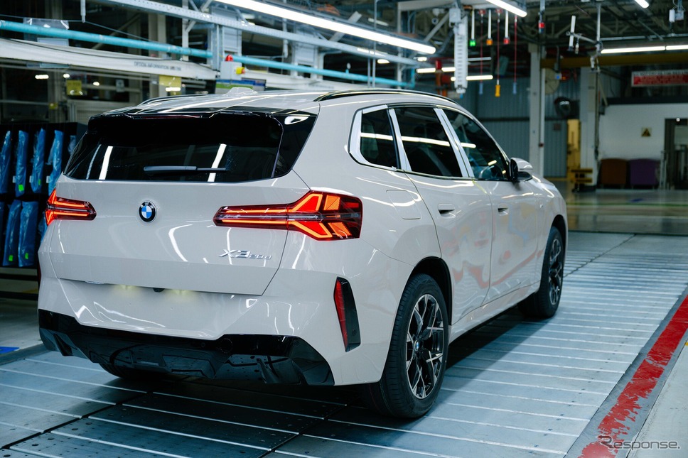 BMWグループの南アフリカ・ロスリン工場で生産されている新型『X3』《photo by BMW》