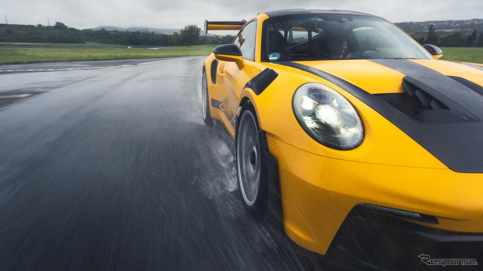 ポルシェとミシュランが『911 GT3 RS』用に低温・ウェット路面向け新タイヤ共同開発《photo by Porsche》