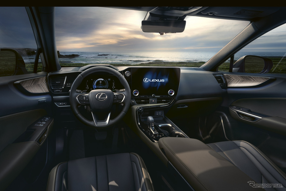 レクサスNXの「OVERTRAIL」(欧州仕様)《photo by LEXUS》