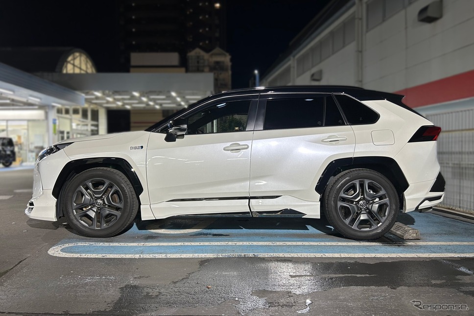 テイン フルスペック車高調 フレックスZ トヨタ・RAV4 PHV装着例(ダウン量:フロント 45mmダウン / リア 40mmダウン)《画像提供 テイン》