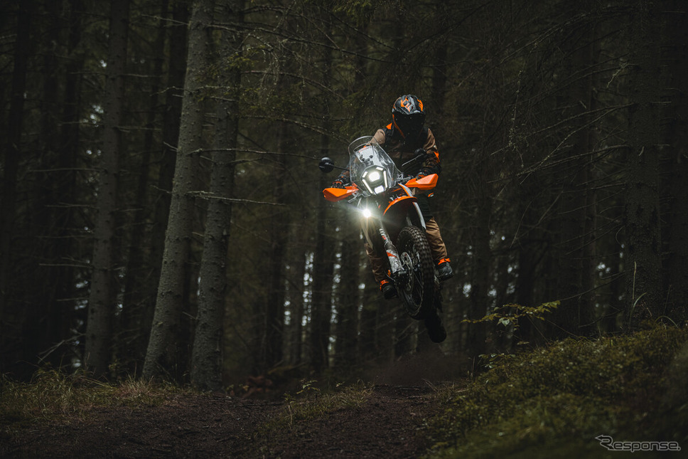 KTM 390 アドベンチャー R(2025年モデル)《写真提供 KTM》