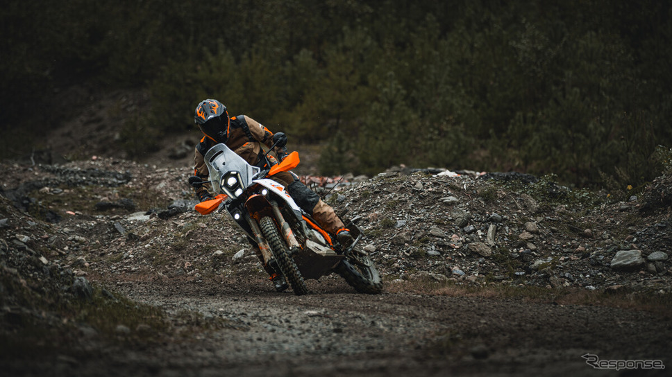 KTM 390 アドベンチャー R(2025年モデル)《写真提供 KTM》