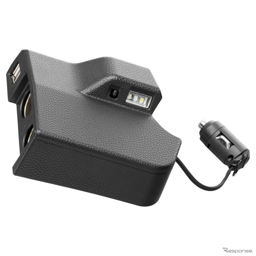 カーメイト「N-BOX専用増設電源ソケット&USB ダウンライト付き」《写真提供 カーメイト》