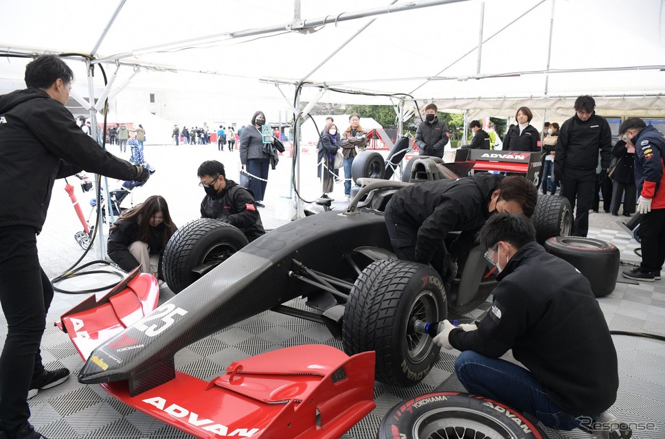 SUPER FORMULAタイヤ交換チャレンジ《写真提供 ホンダ》